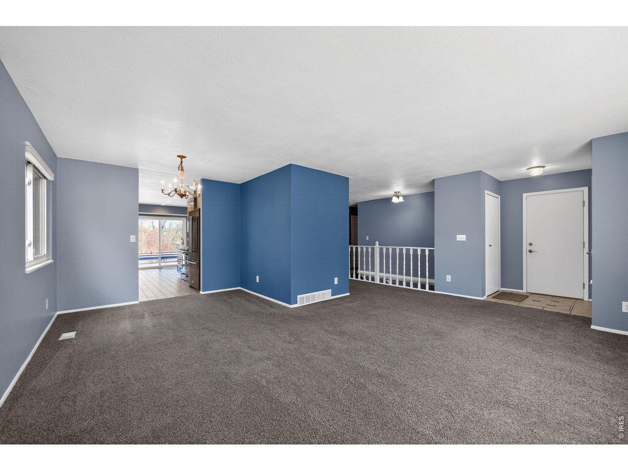 2500 Wyandotte Dr