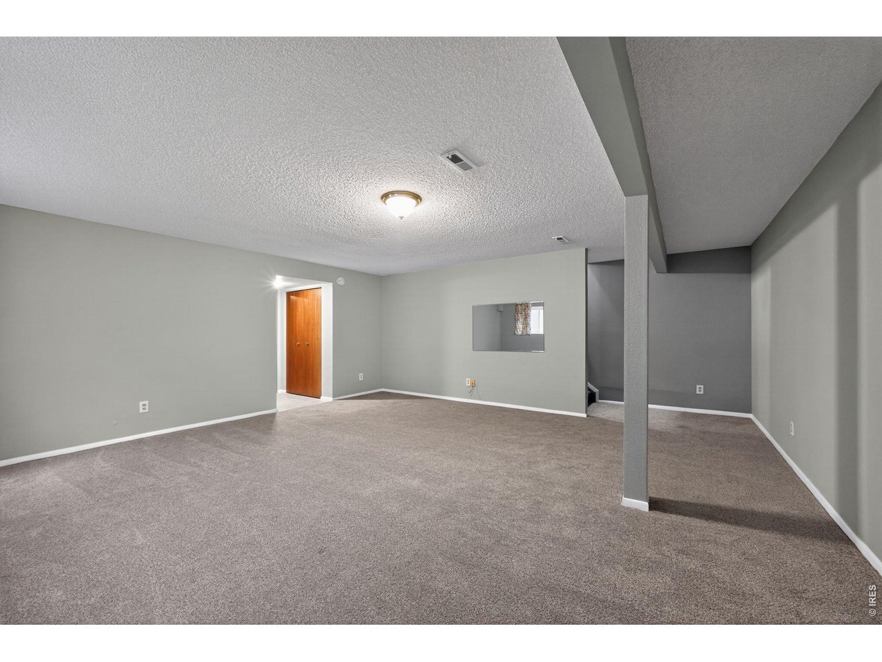 2500 Wyandotte Dr