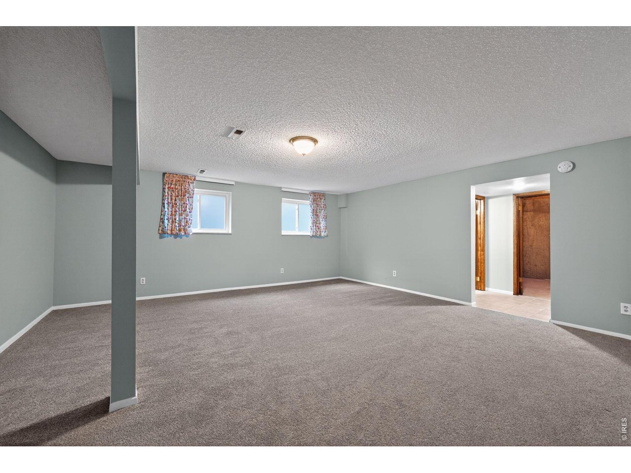 2500 Wyandotte Dr