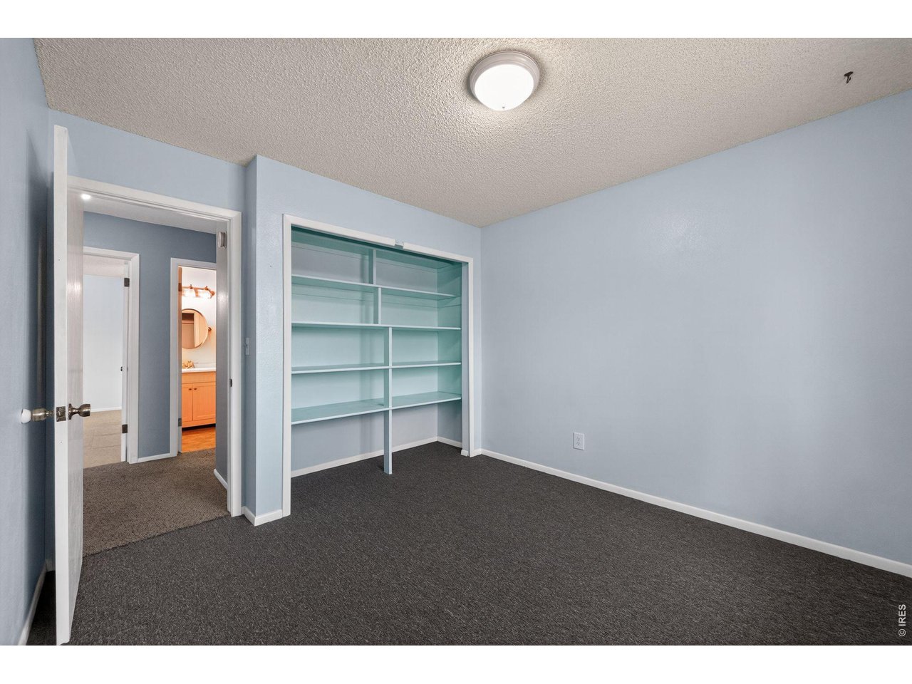 2500 Wyandotte Dr