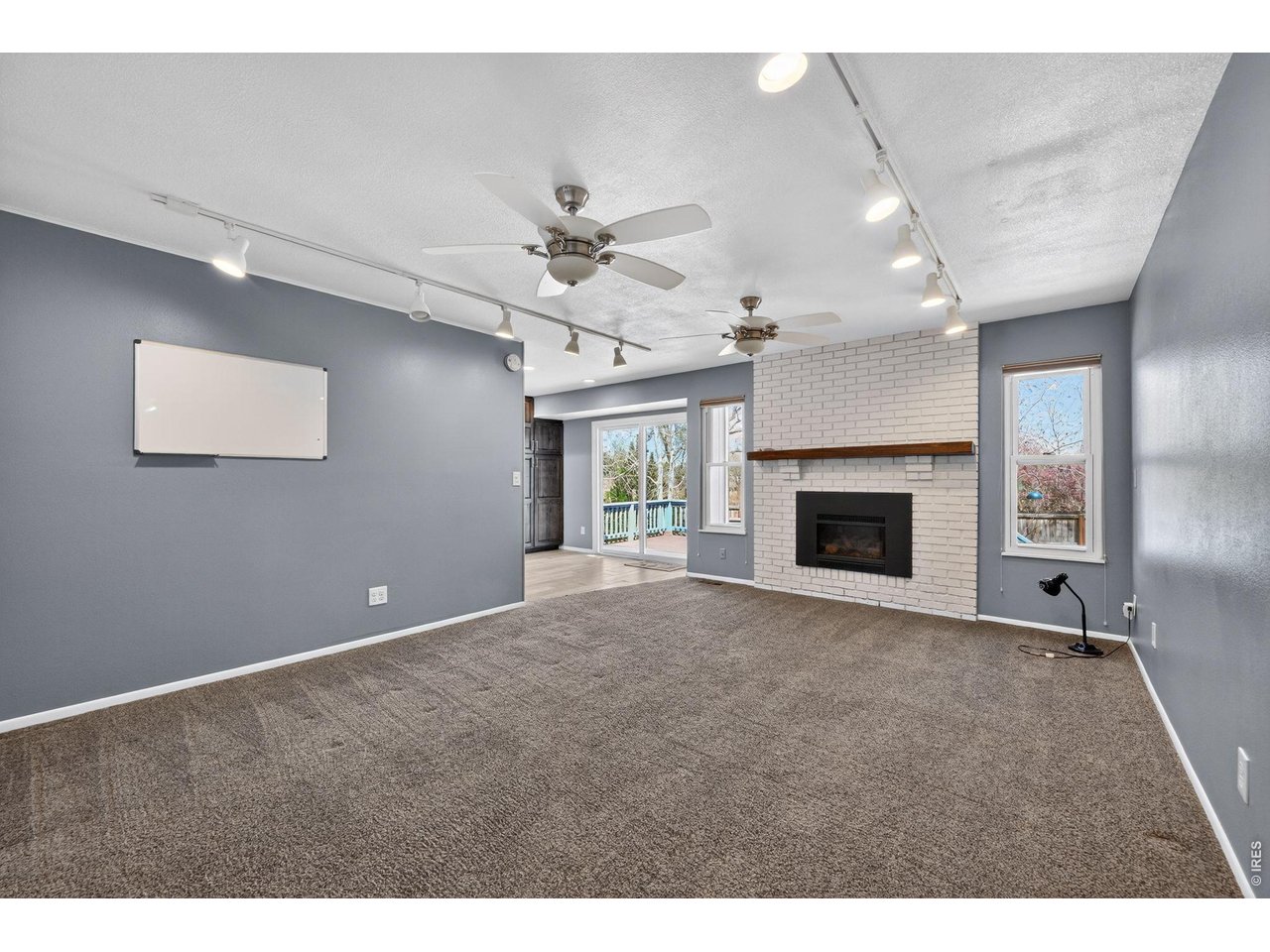 2500 Wyandotte Dr