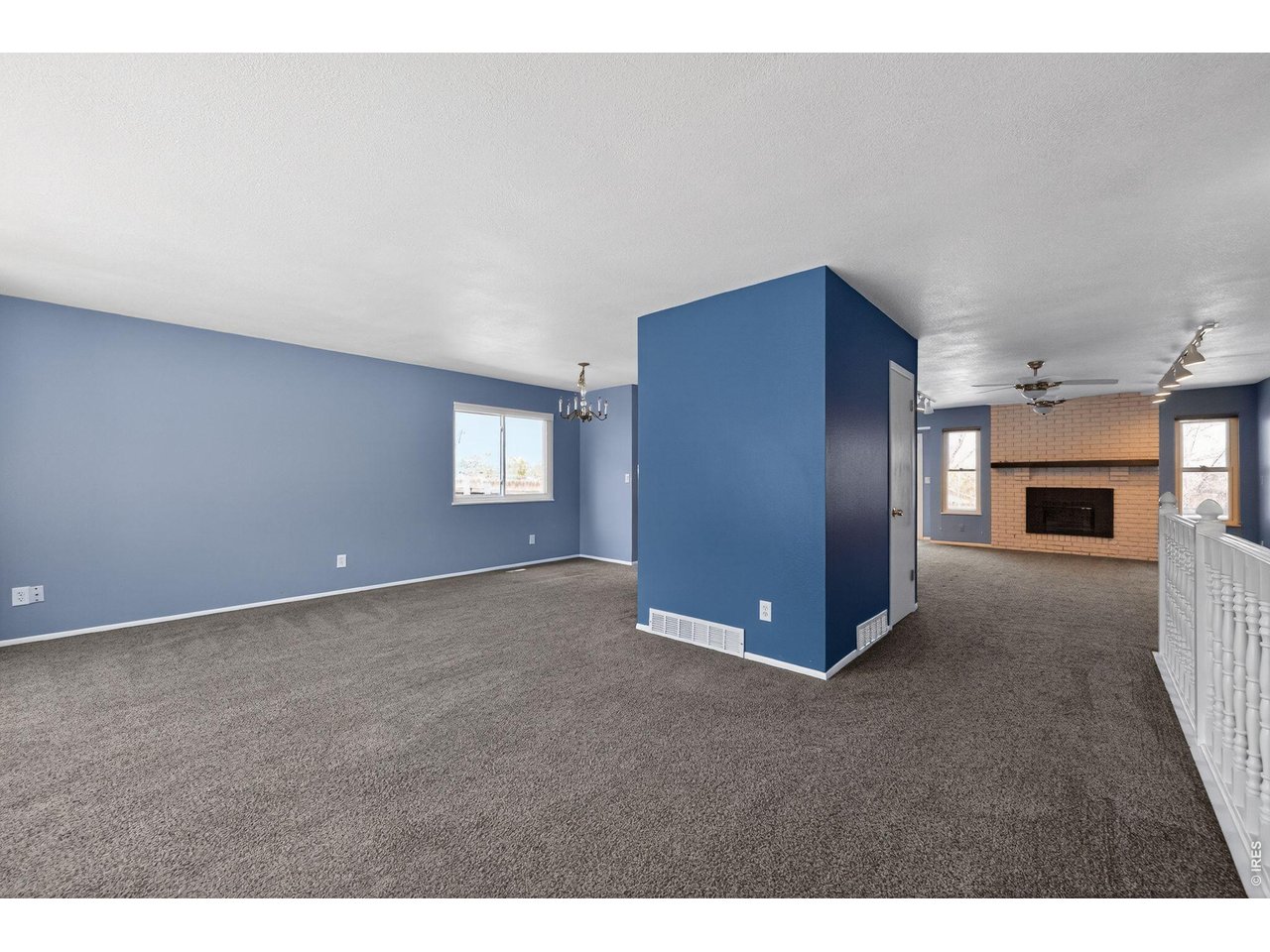2500 Wyandotte Dr