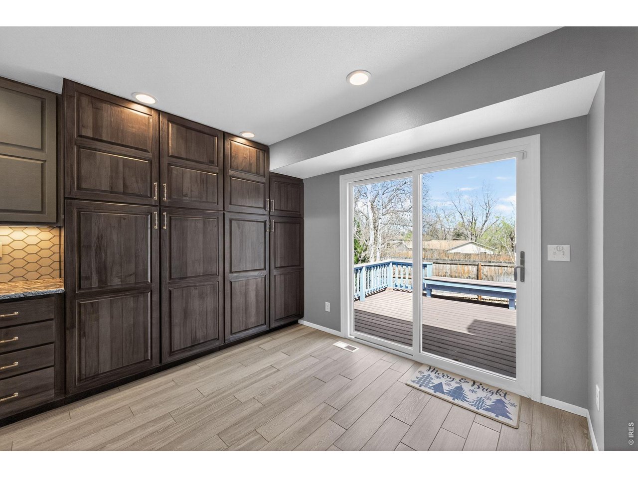 2500 Wyandotte Dr