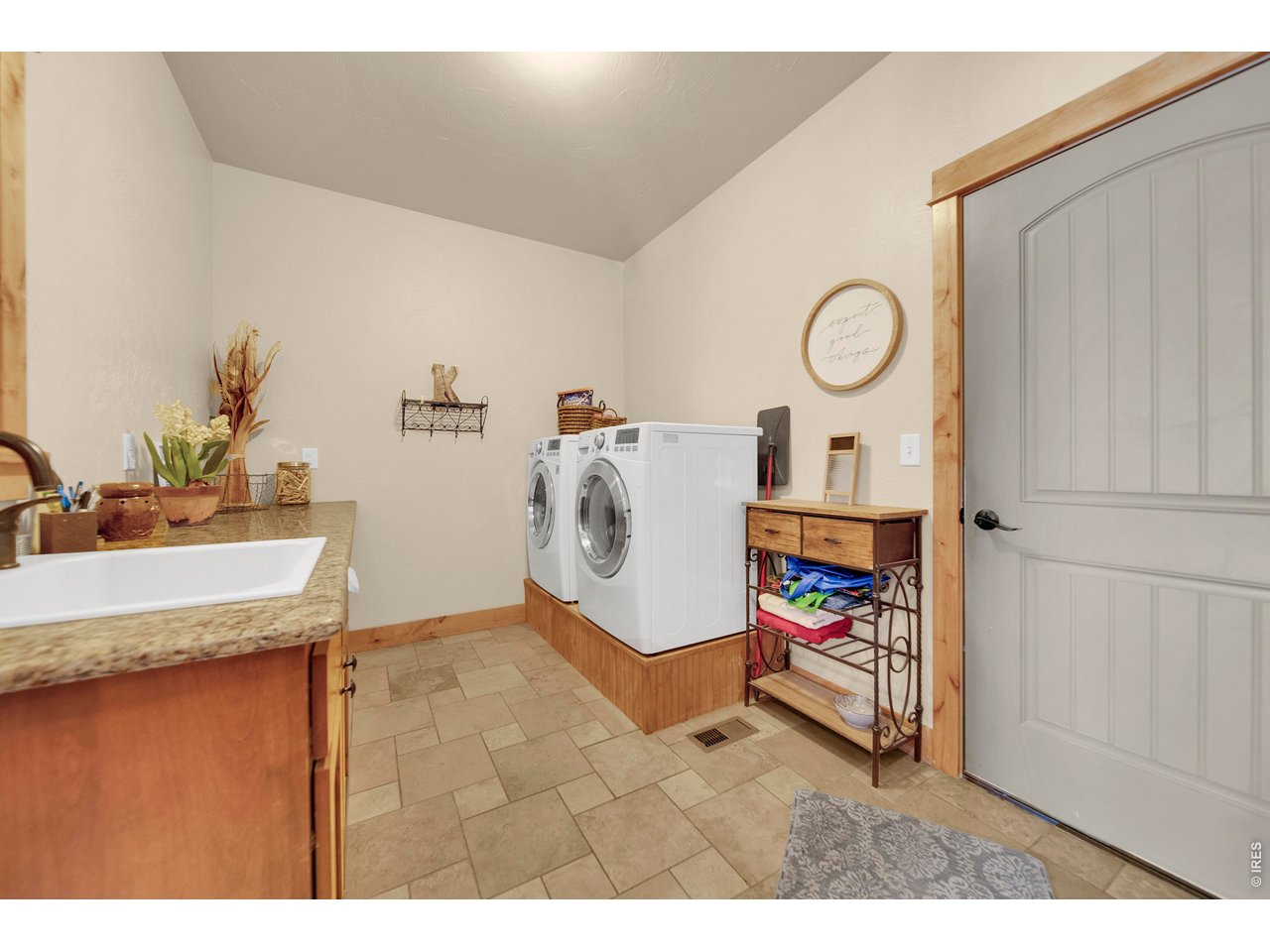 5 Trailside Dr