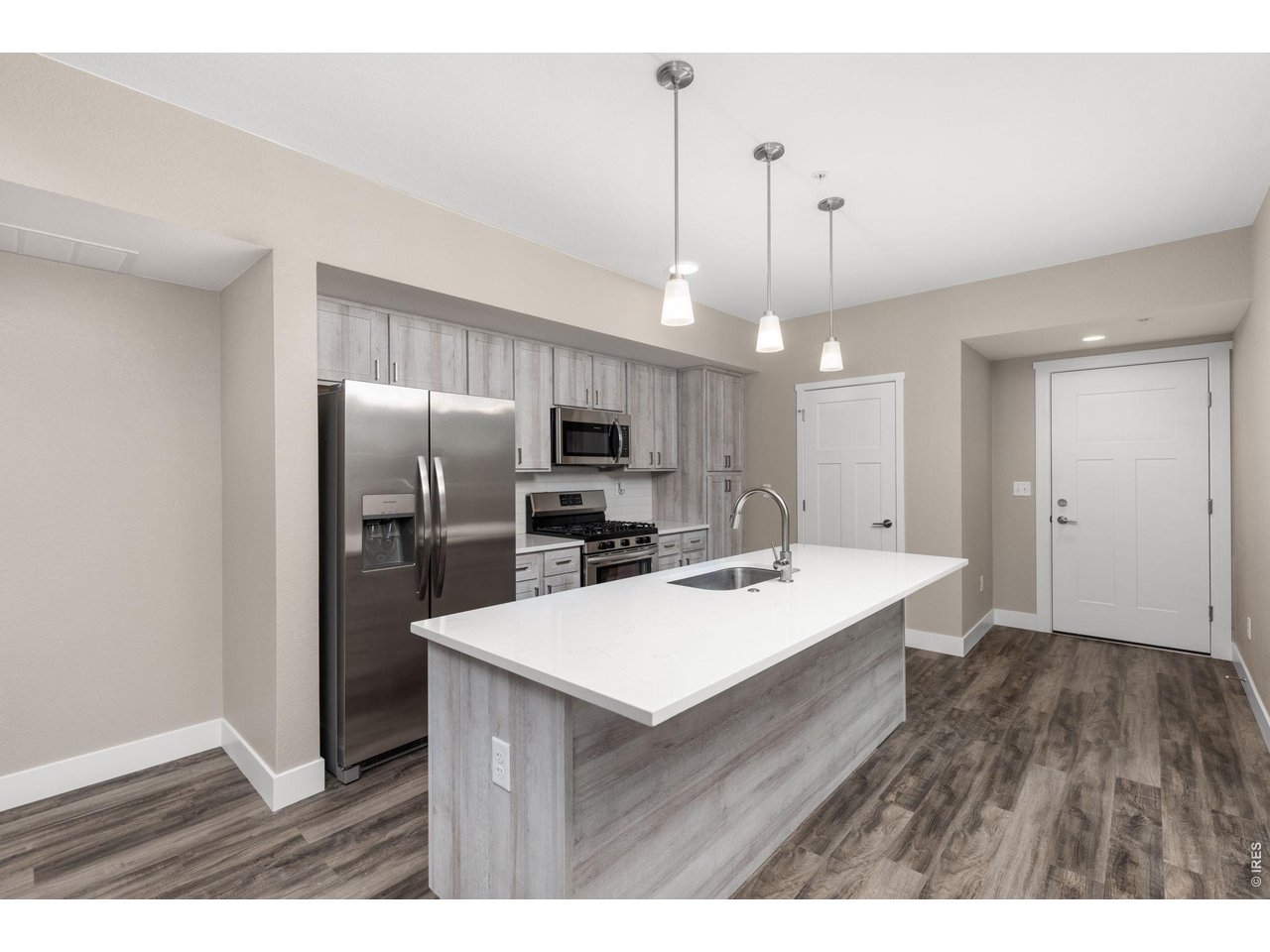 290 S Cherrywood Dr 101