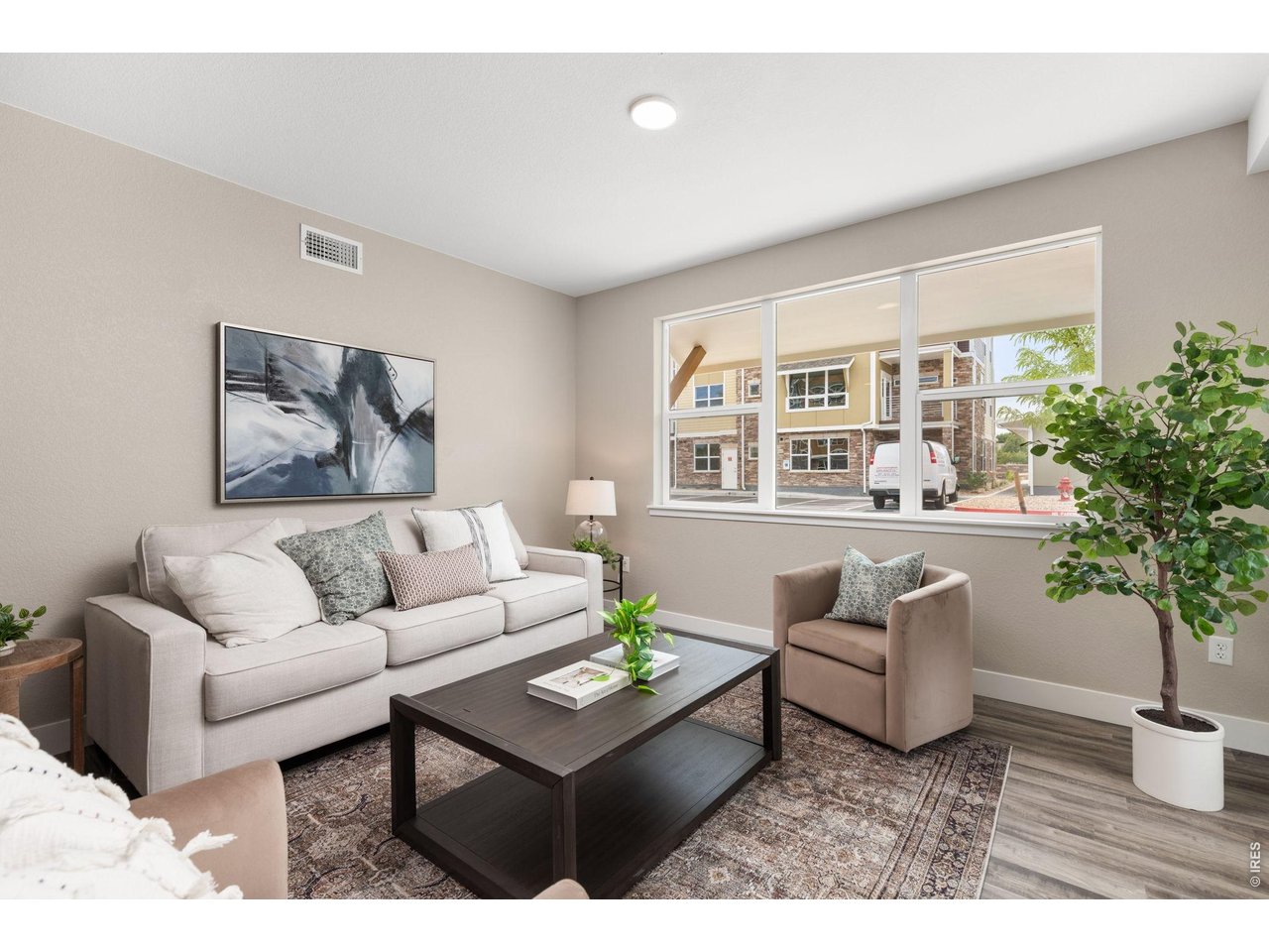 290 S Cherrywood Dr 101