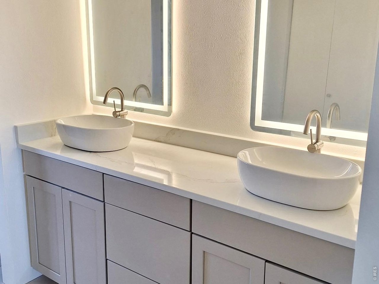 1936 Hardscrabble Dr