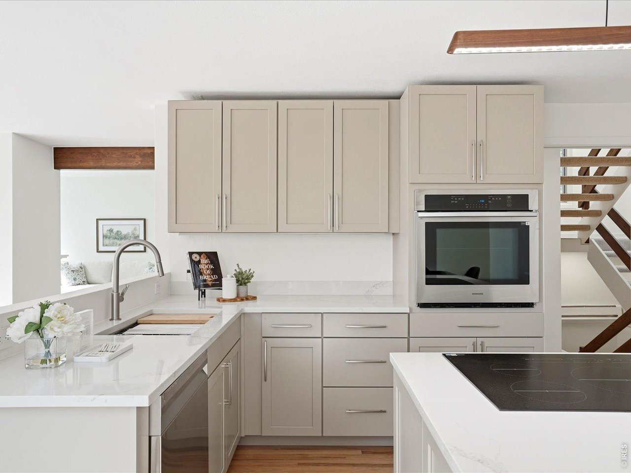 1936 Hardscrabble Dr