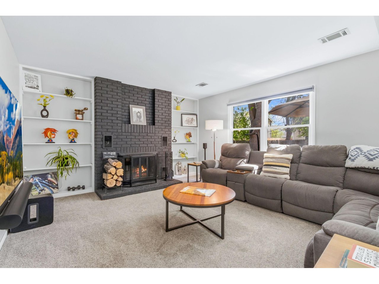 1121 Mansfield Dr