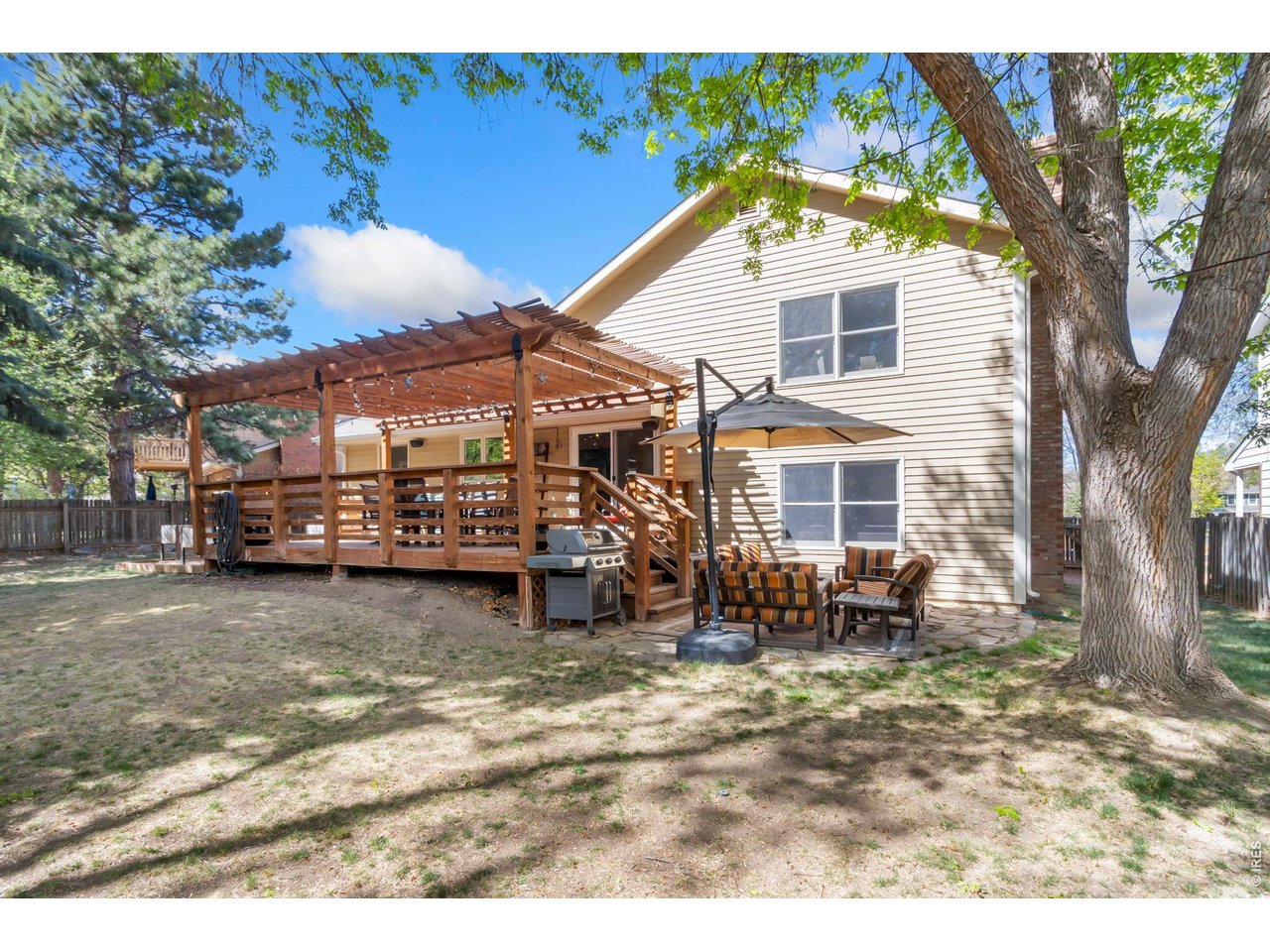 1121 Mansfield Dr