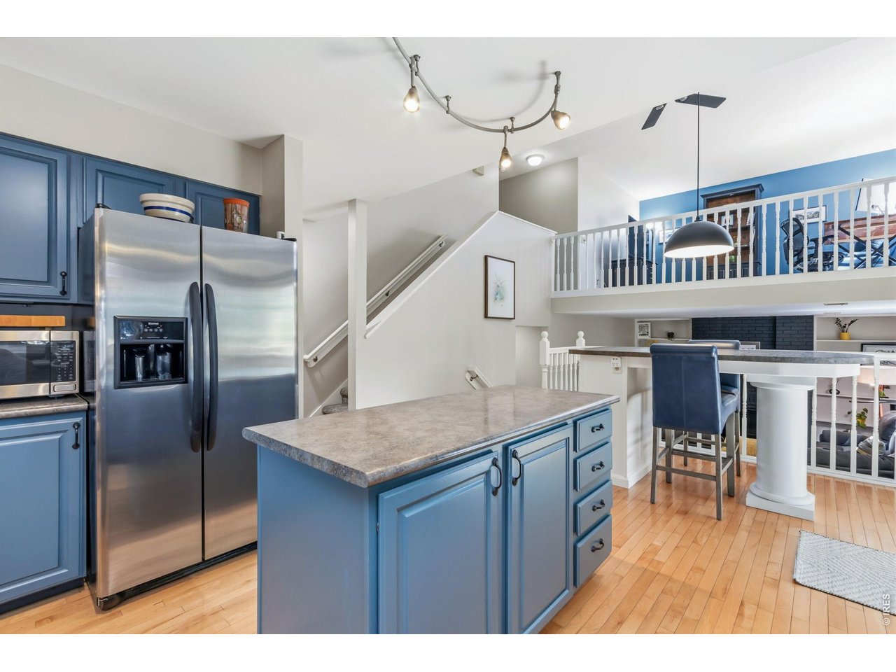 1121 Mansfield Dr