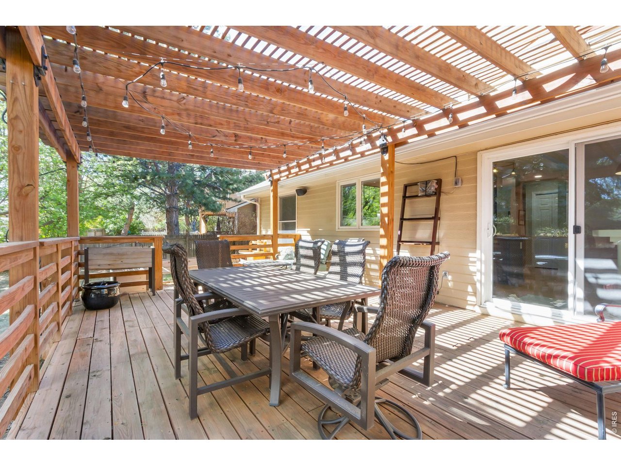 1121 Mansfield Dr