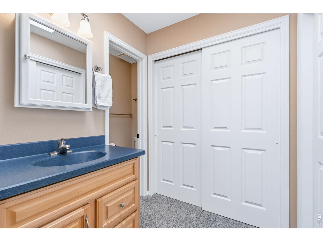 1121 Mansfield Dr