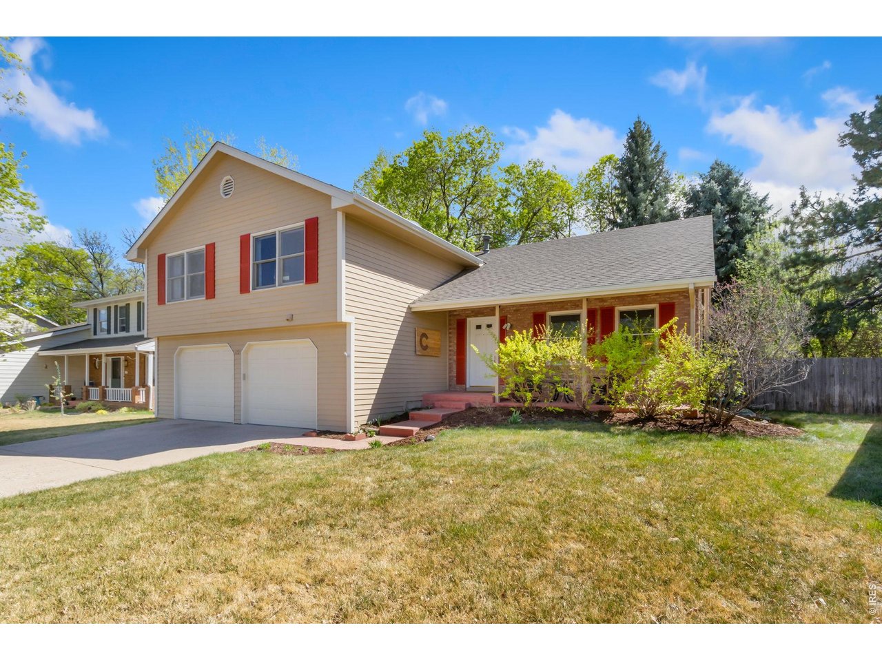 1121 Mansfield Dr