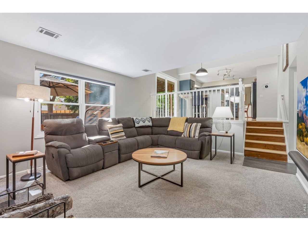 1121 Mansfield Dr