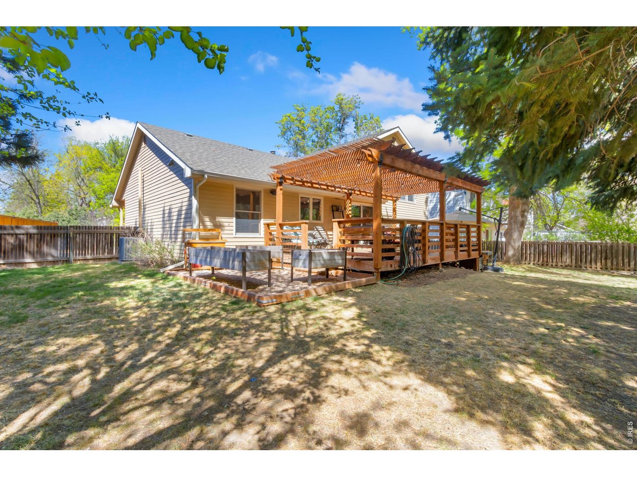 1121 Mansfield Dr