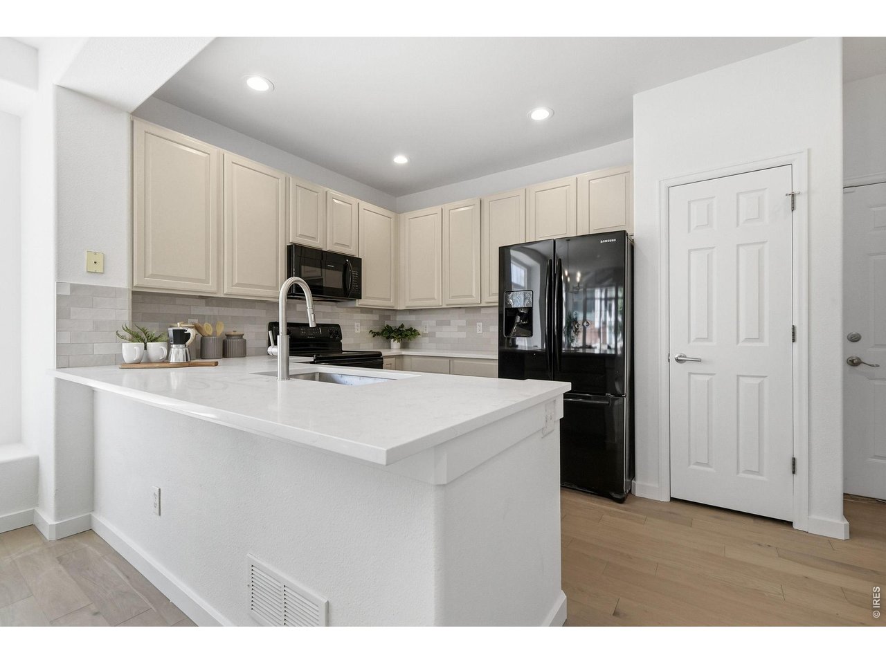 2855 Rock Creek Cir 105