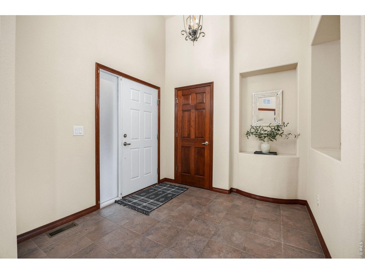 1513 Cannon Mountain Dr