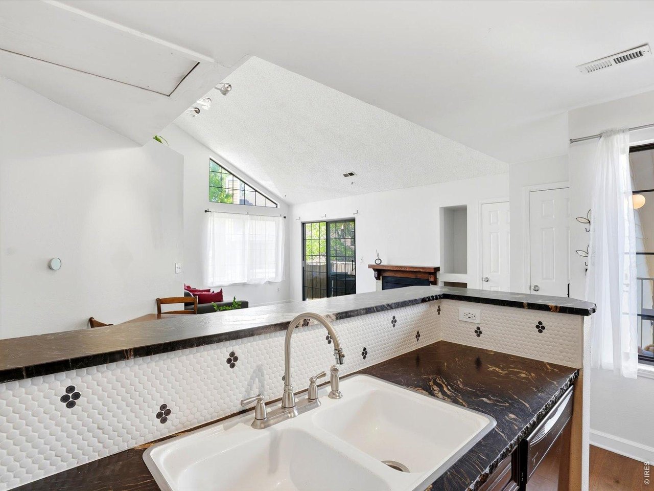 4837 White Rock Cir H