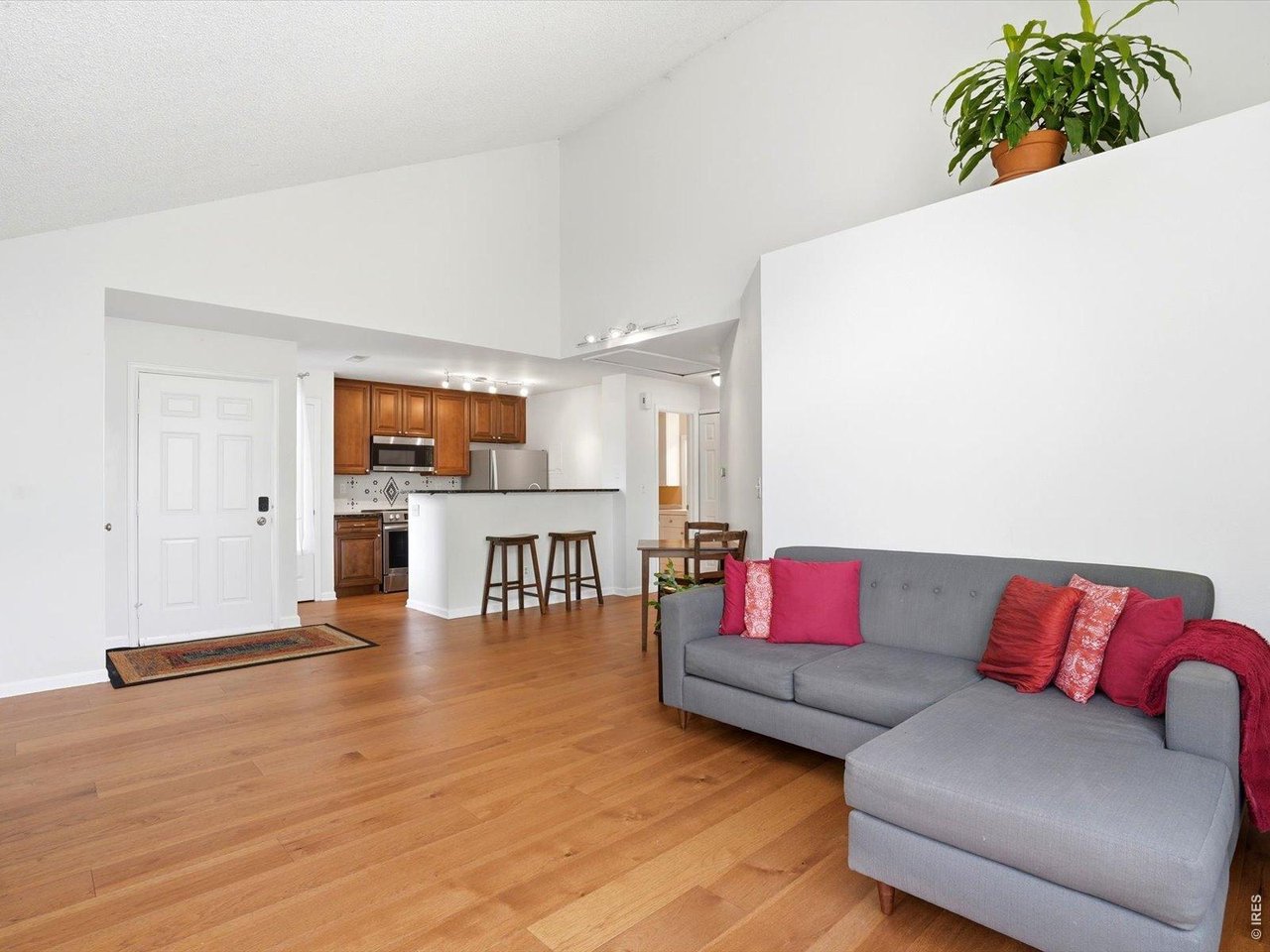 4837 White Rock Cir H