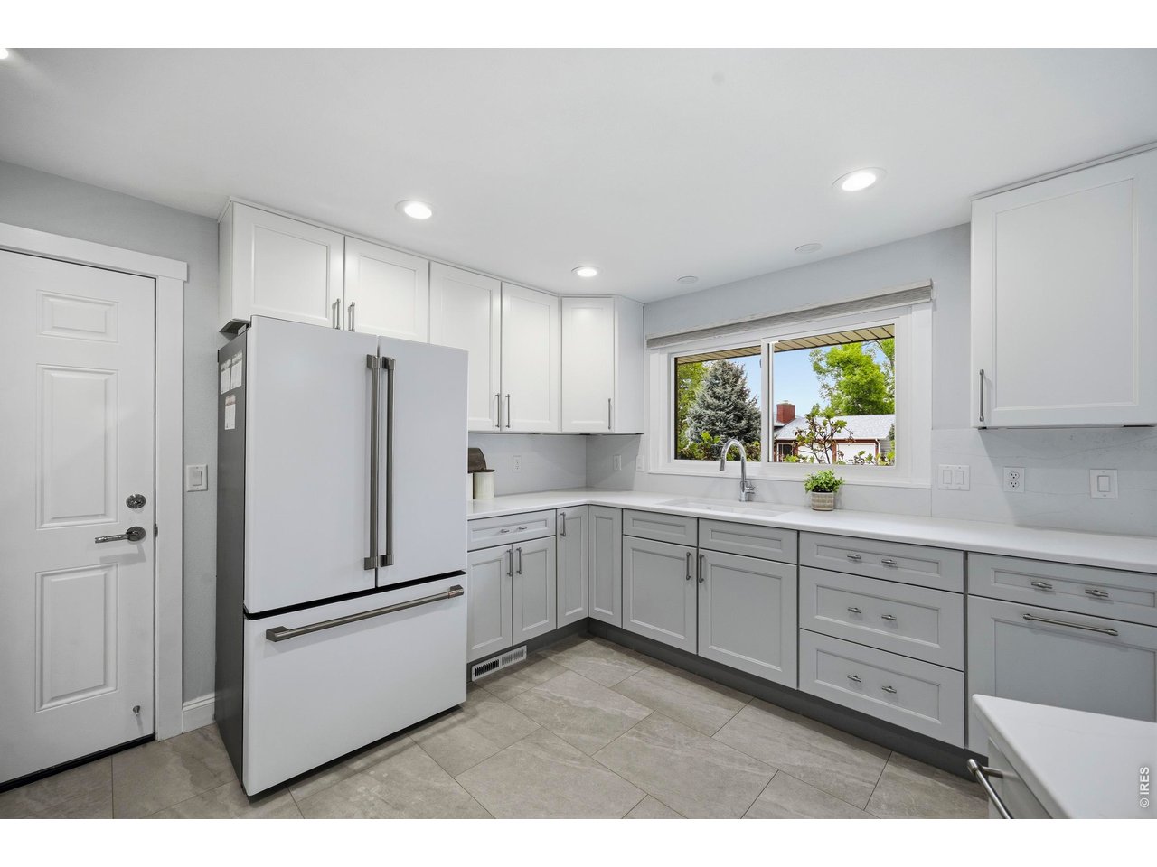 2739 Grinnell Dr