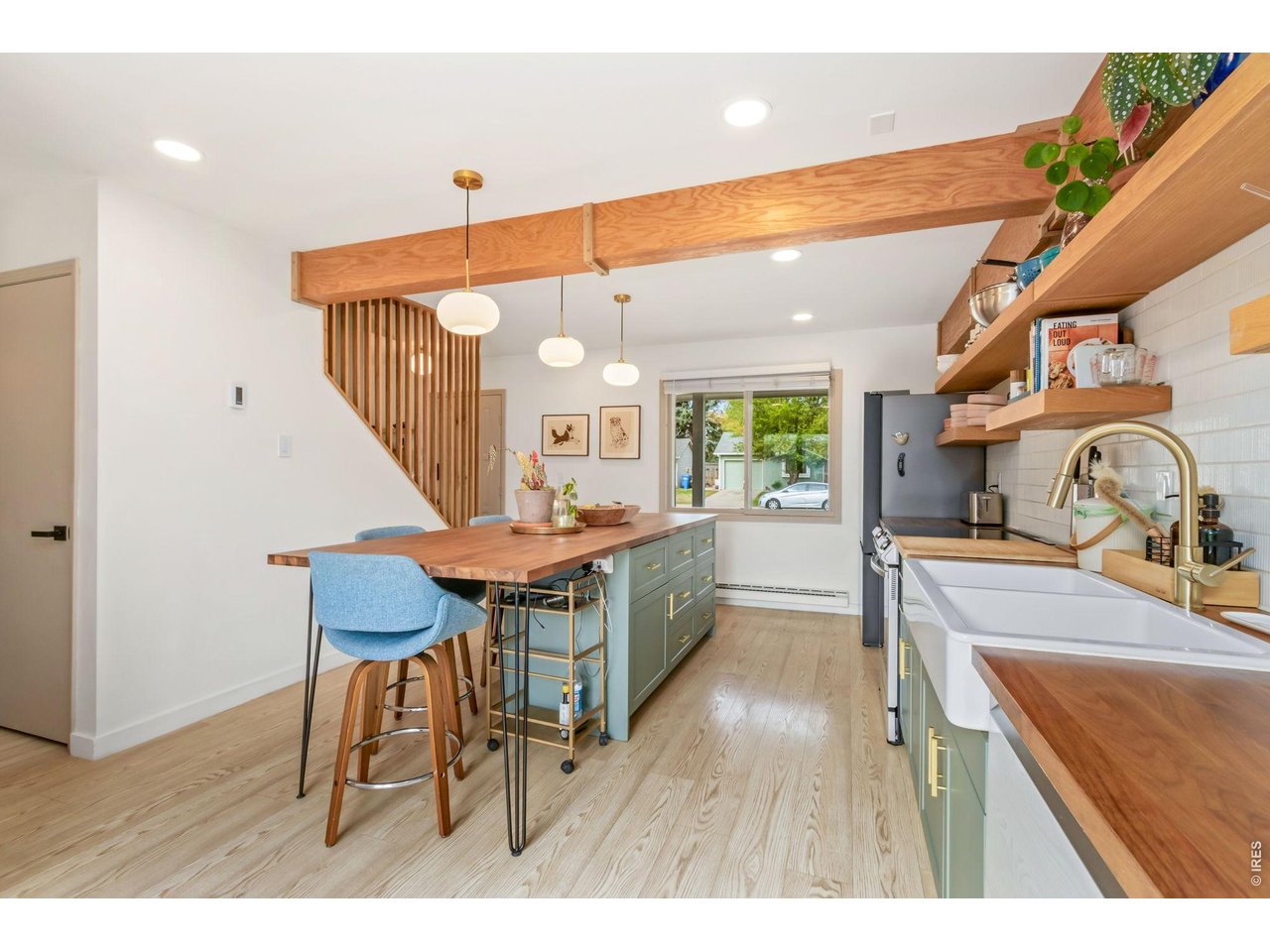 2900 Sagebrush Dr