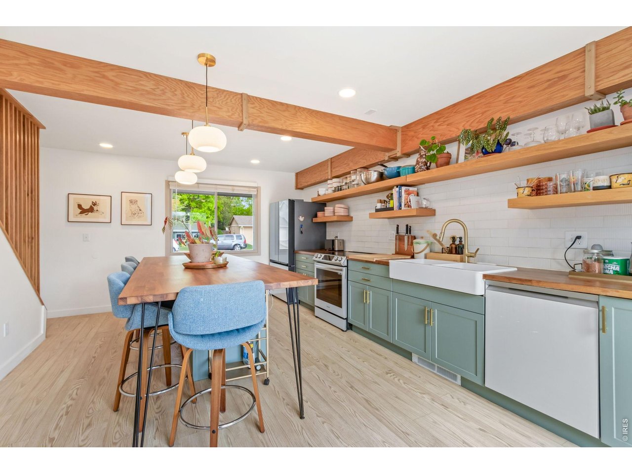 2900 Sagebrush Dr