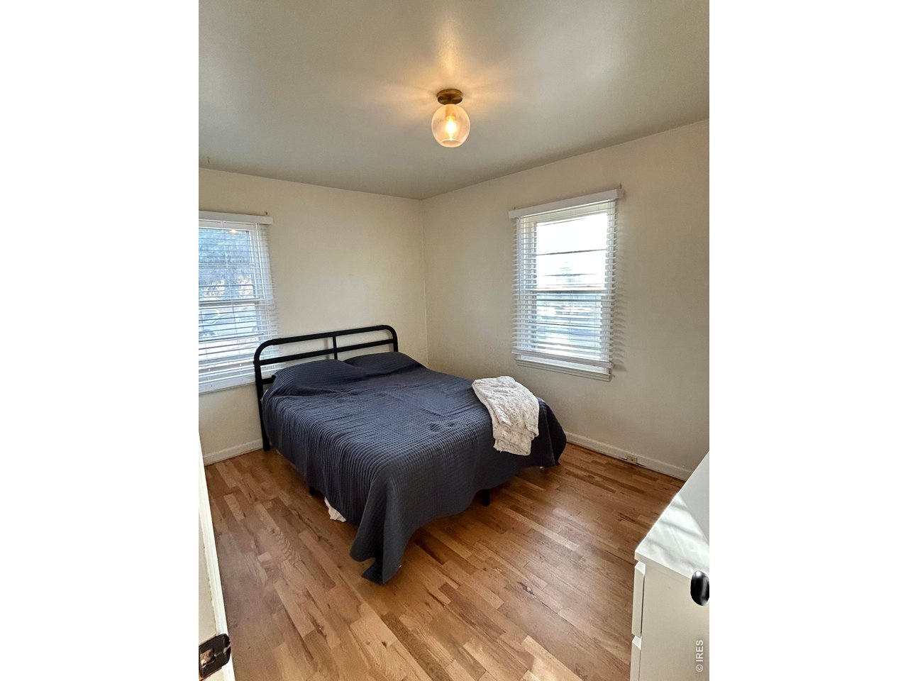2443 Mountain View Dr
