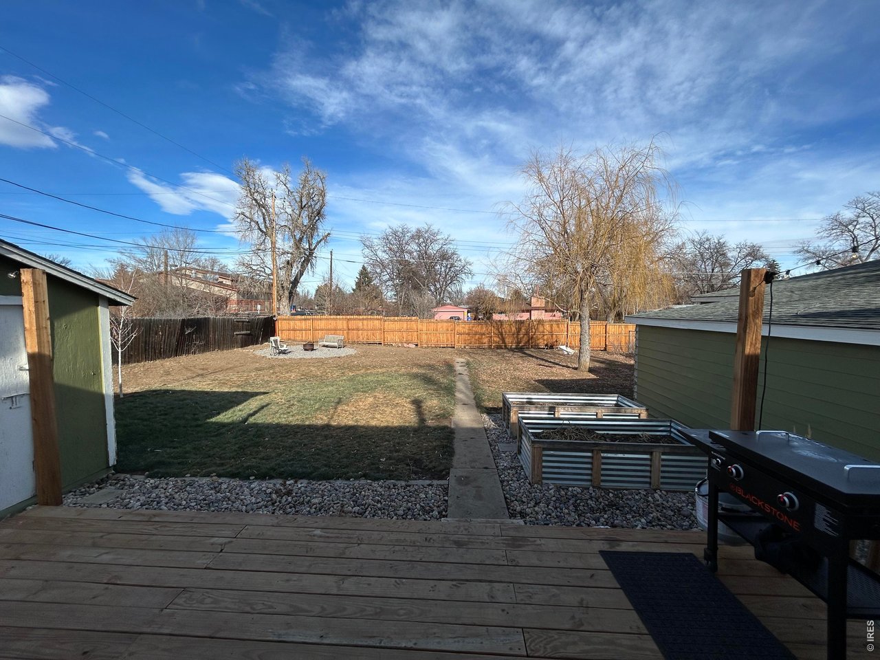 2443 Mountain View Dr