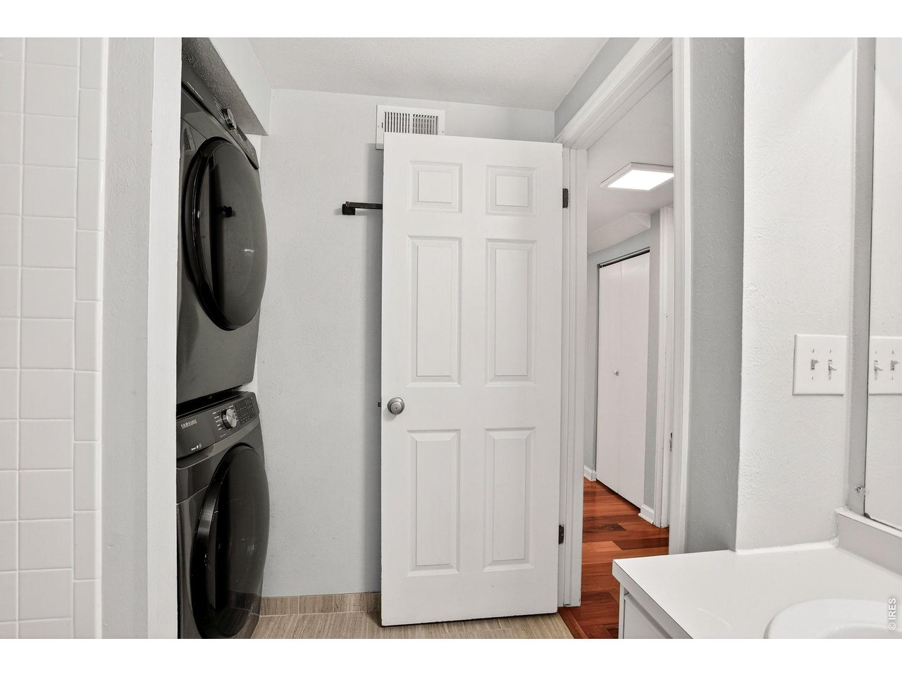 40 S Boulder Cir 4037