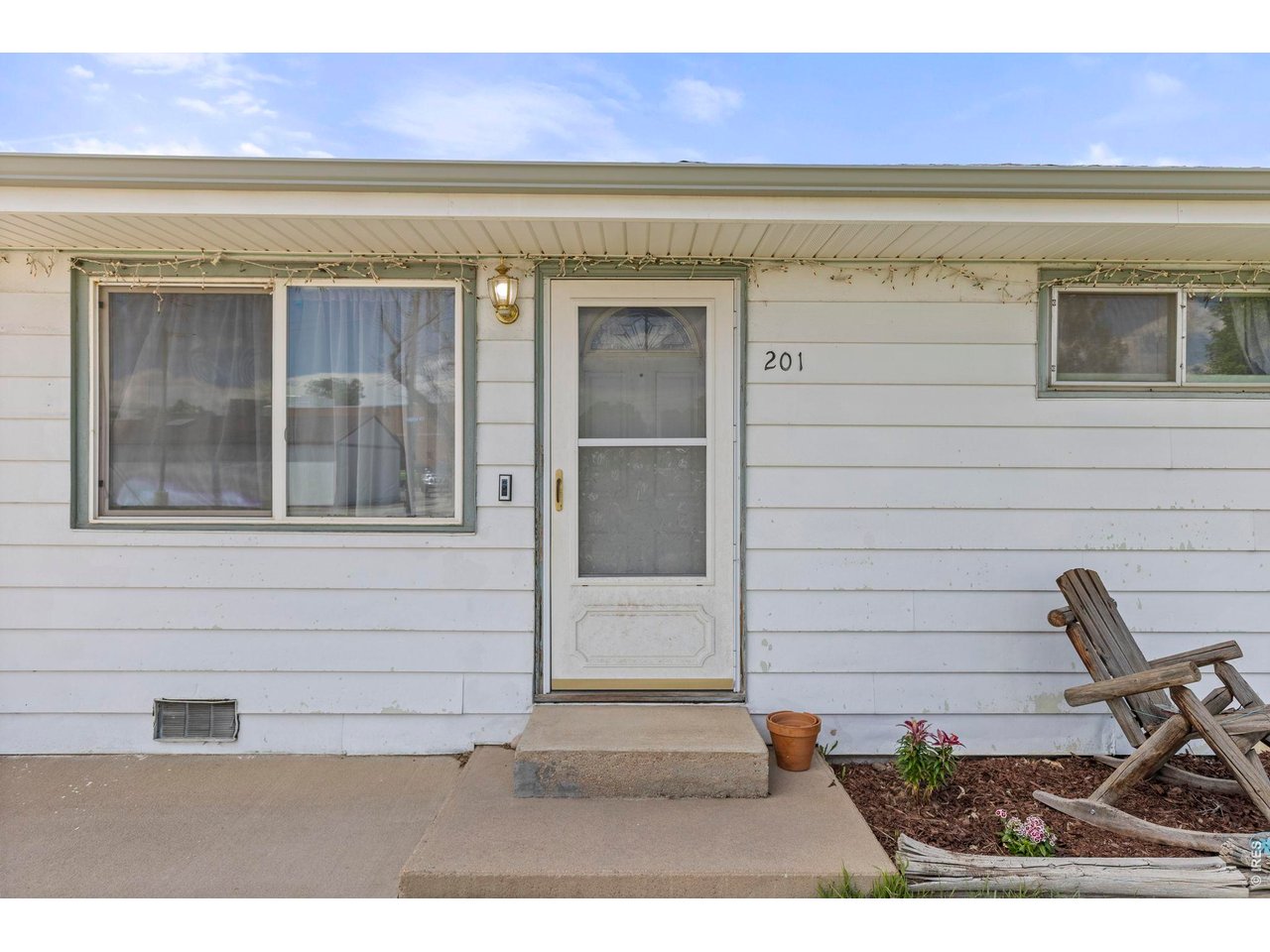 201 N 4th St