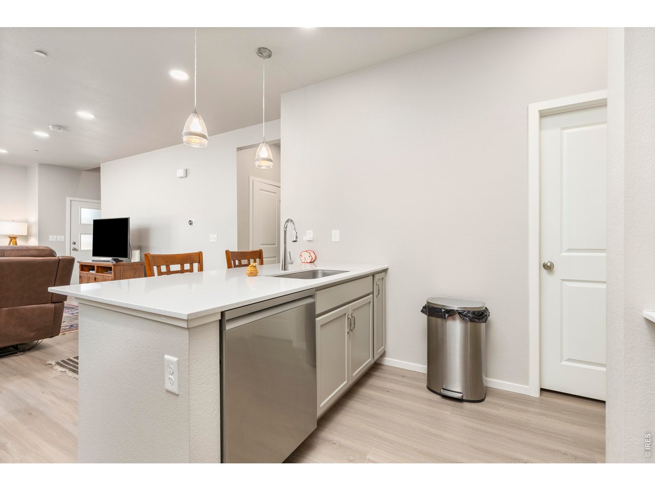 6721 4th Street Rd 3