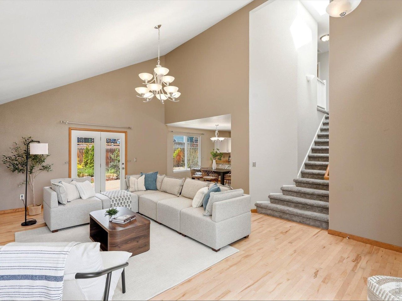 4251 Fern Ave