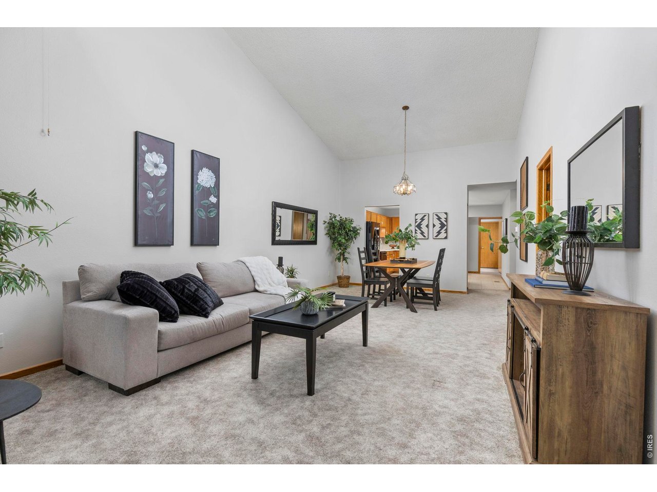 1546 W 29th St