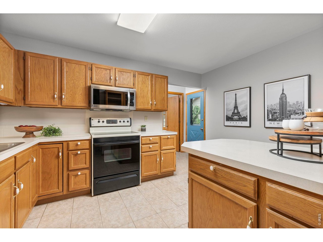 1546 W 29th St