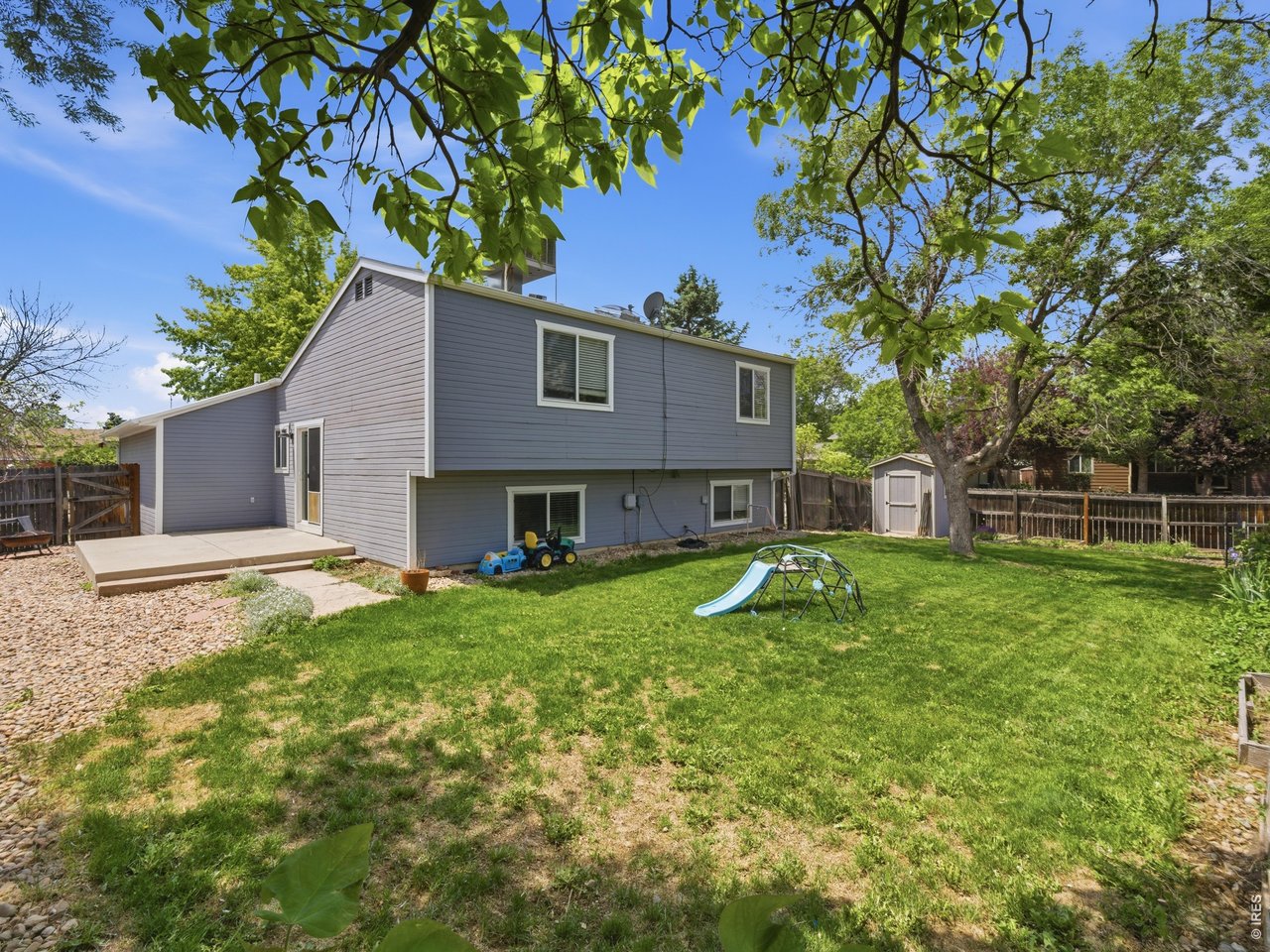2236 Tulip St