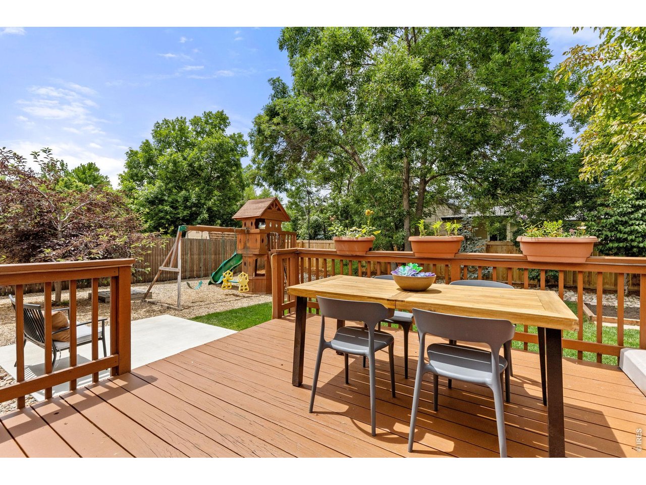 4307 Hummingbird Dr