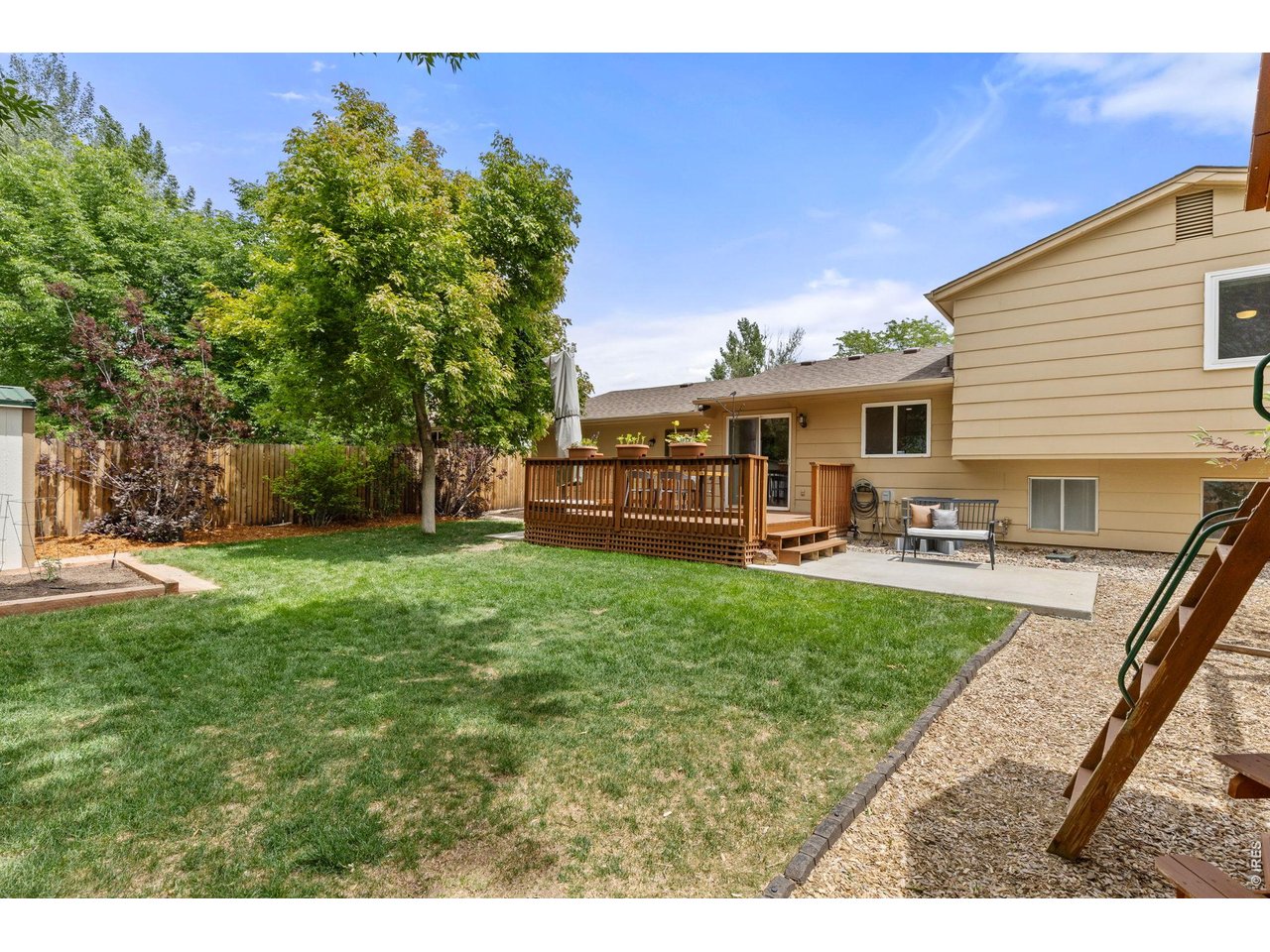 4307 Hummingbird Dr