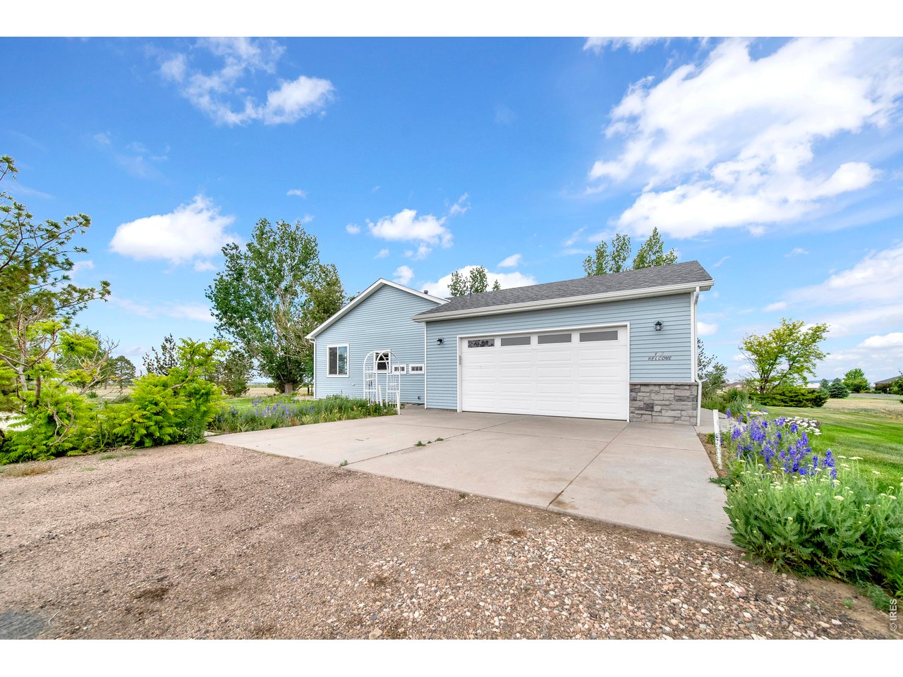 12 Trailside Dr