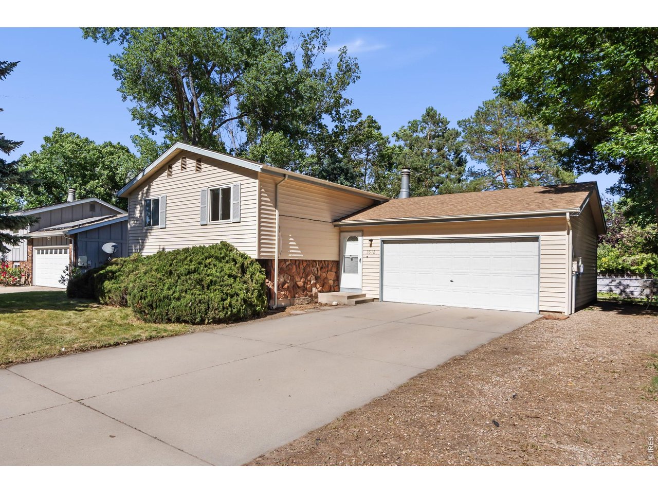 3512 Camelot Dr