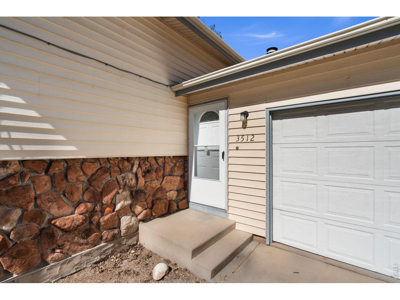 3512 Camelot Dr