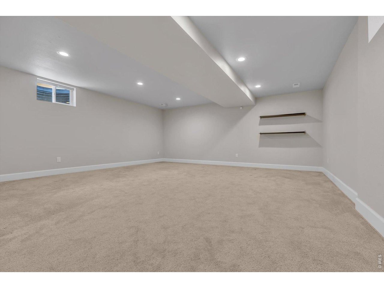 1490 Chambers Dr