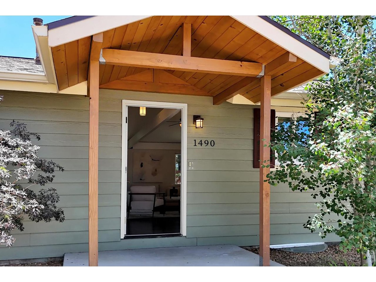 1490 Chambers Dr