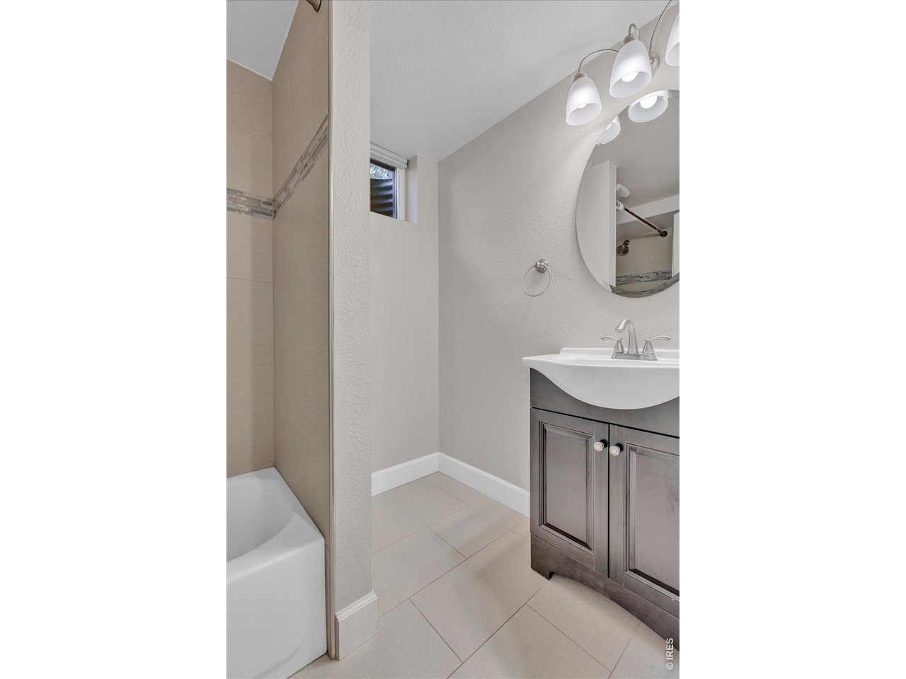 1490 Chambers Dr