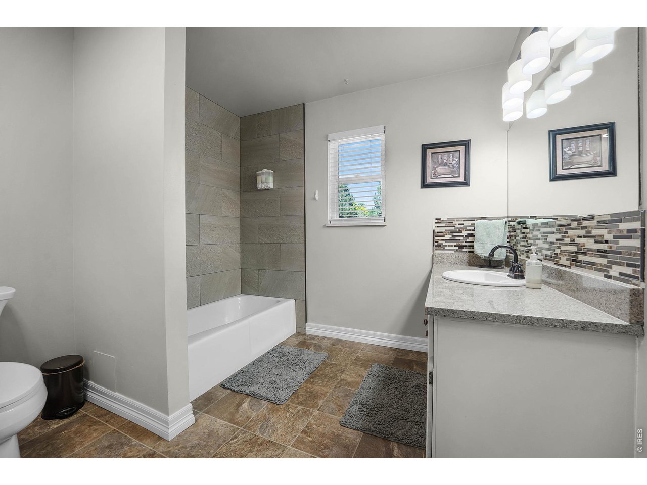 108 N 40th Ave