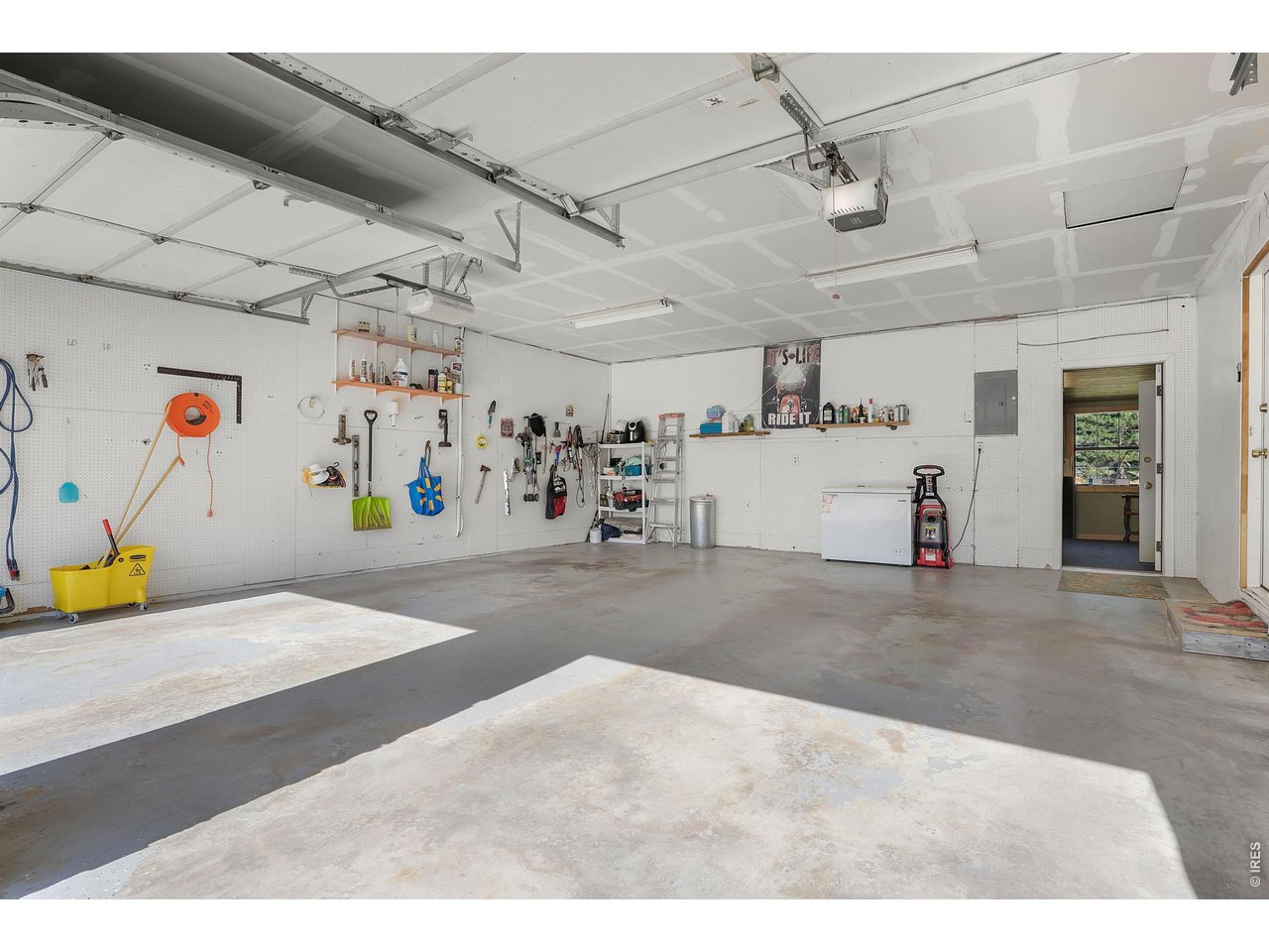 108 N 40th Ave