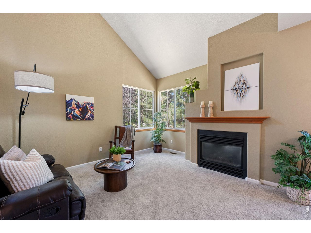 339 Lodgewood Pt