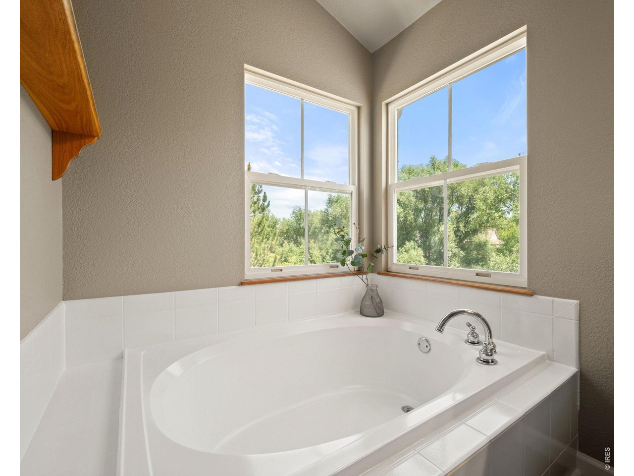 339 Lodgewood Pt