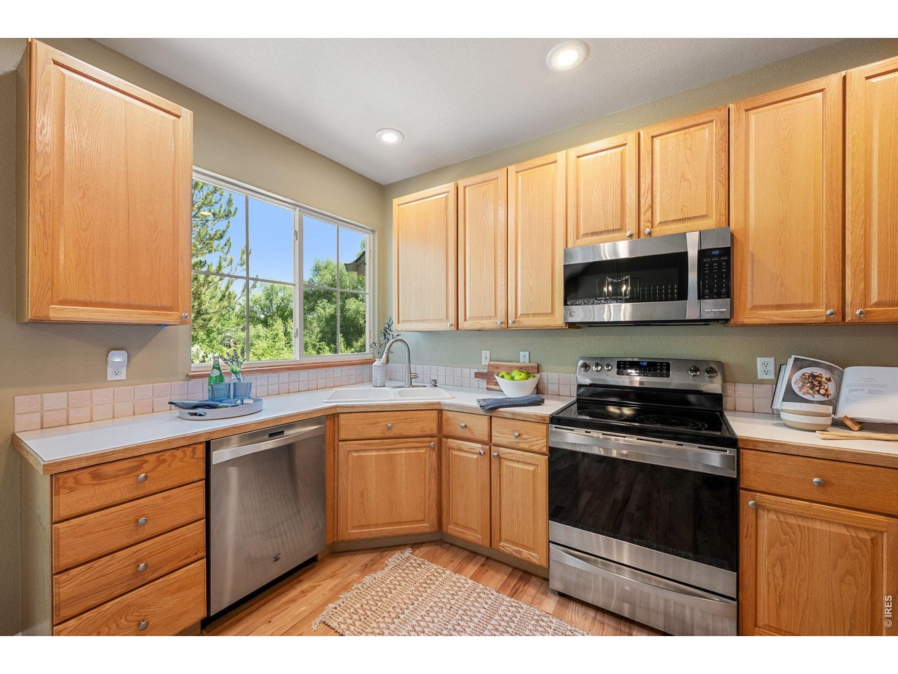 339 Lodgewood Pt