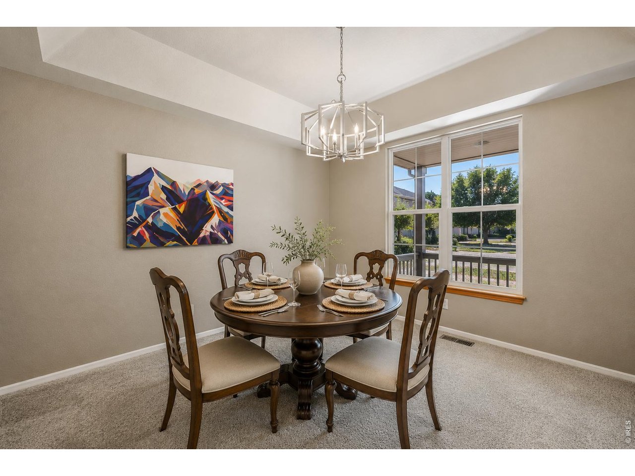 339 Lodgewood Pt